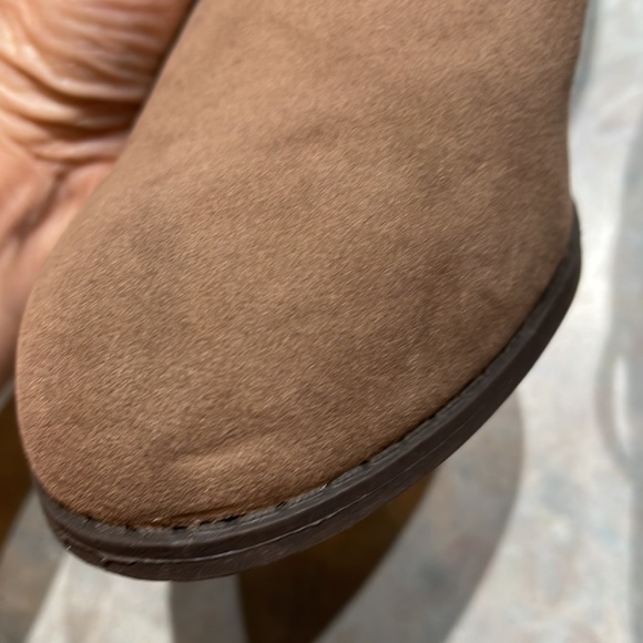 Mossimo Supply Co. Ankle boots (sz 8? - Picture 7 of 9